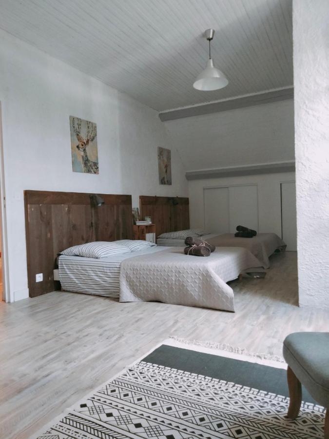 Chambre Familiale Anna "Mon Lit Au Pre" , Jusqu'A 4 Adultes Et 2 Enfants Avec Piscine Familles, Couples Ou Femmes Seulement Pontours Εξωτερικό φωτογραφία