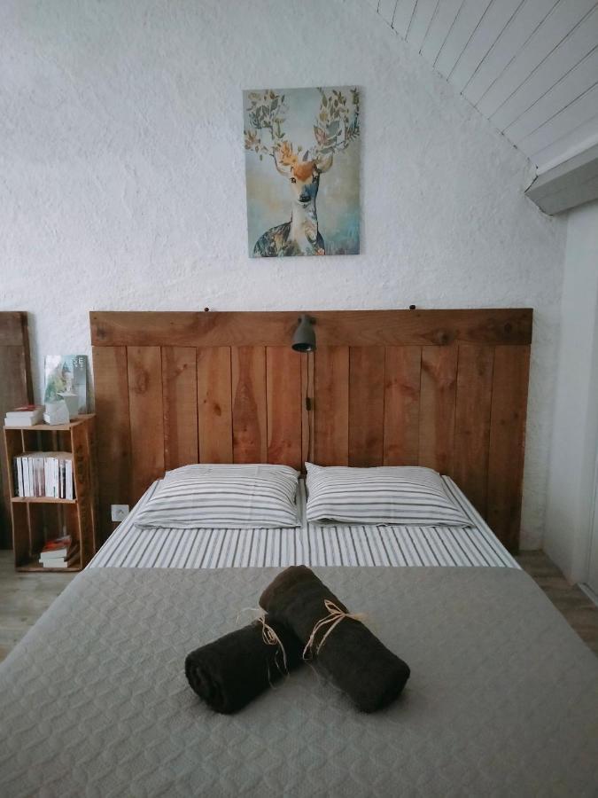 Chambre Familiale Anna "Mon Lit Au Pre" , Jusqu'A 4 Adultes Et 2 Enfants Avec Piscine Familles, Couples Ou Femmes Seulement Pontours Εξωτερικό φωτογραφία
